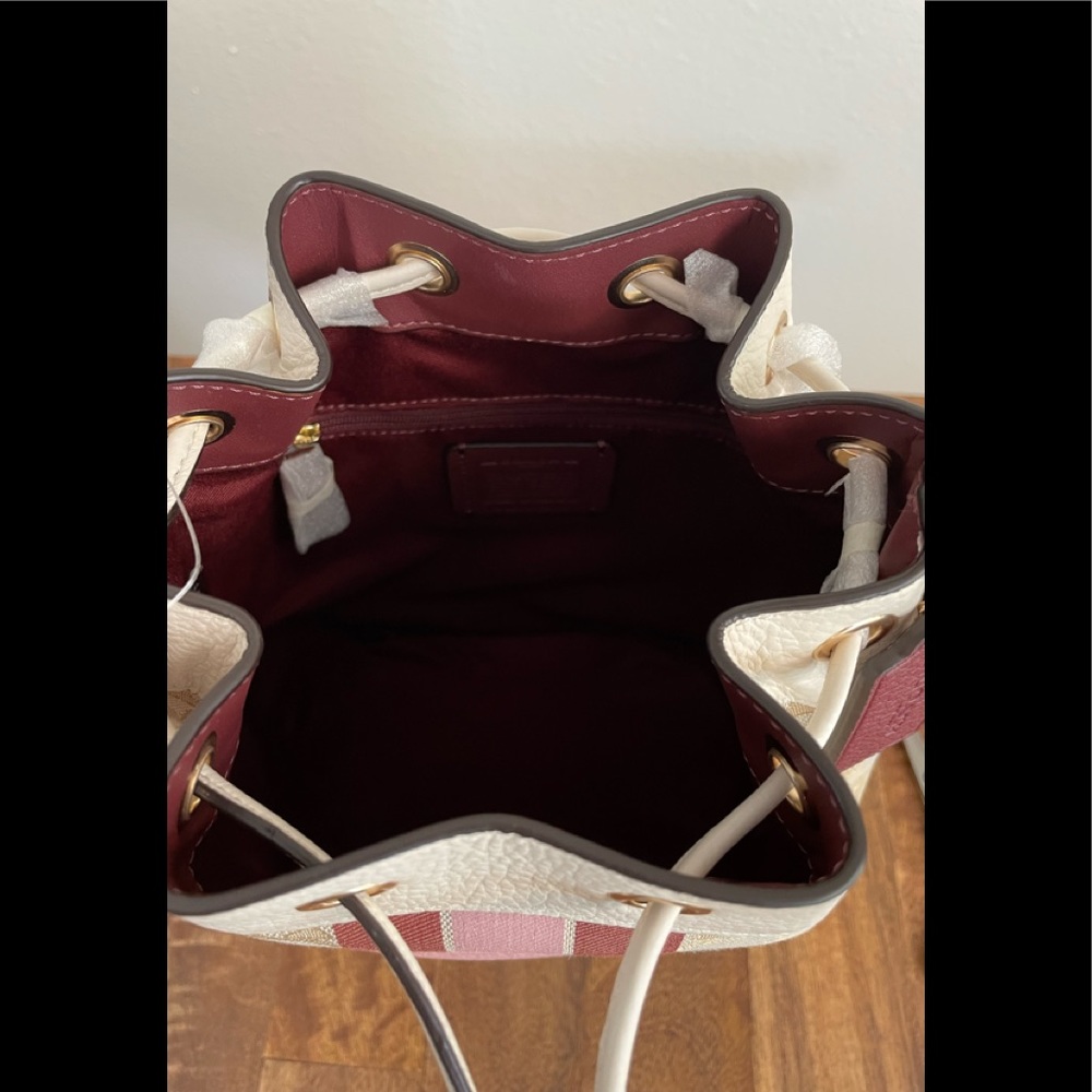 Coach Bucket Bag Dempsey Drawstring - Picture 9 of 10